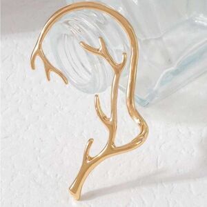 Elegant Gold leaf cuff A1490